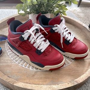 Retro 4 Jordan Boys youth 🥰❤️😍🪶👟